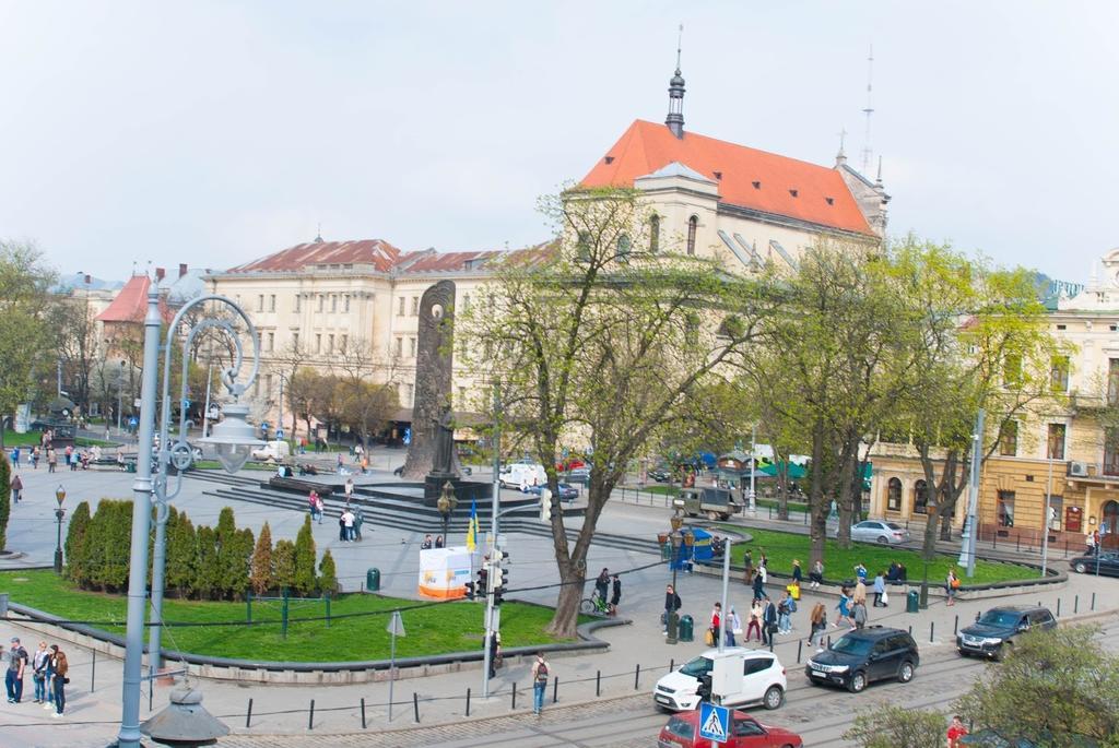 Квартира Подобово В Центрі На Вулиці Проспект Свободи 7 Львов Экстерьер фото