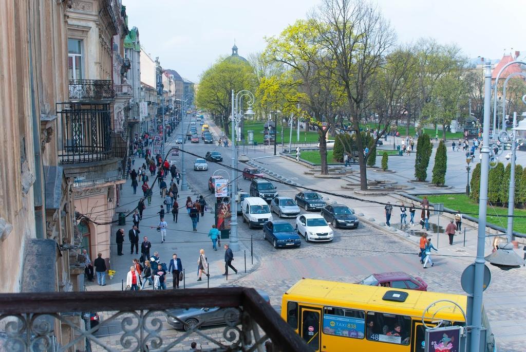 Квартира Подобово В Центрі На Вулиці Проспект Свободи 7 Львов Экстерьер фото